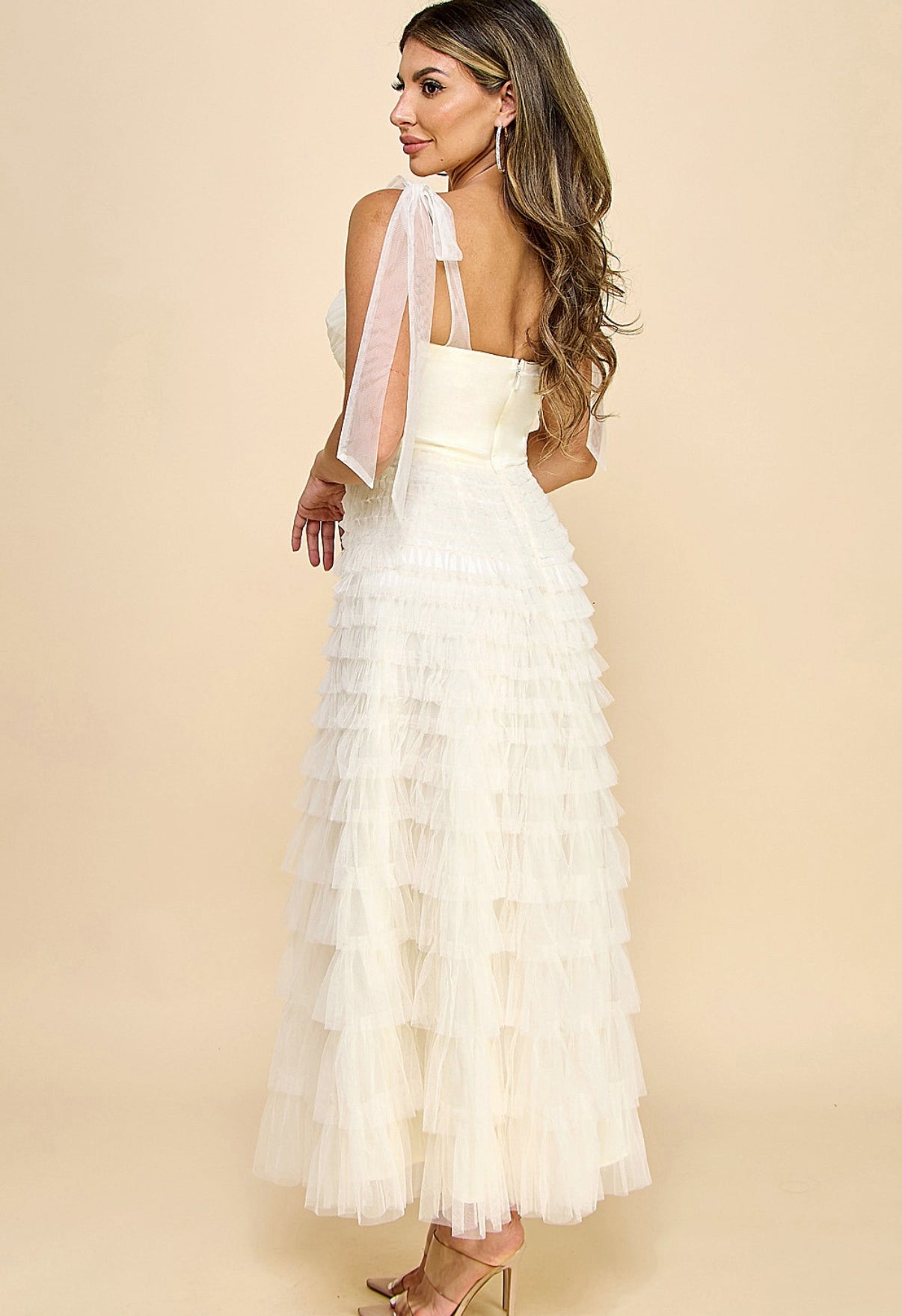 VESTIDO BEIGE DE TUL