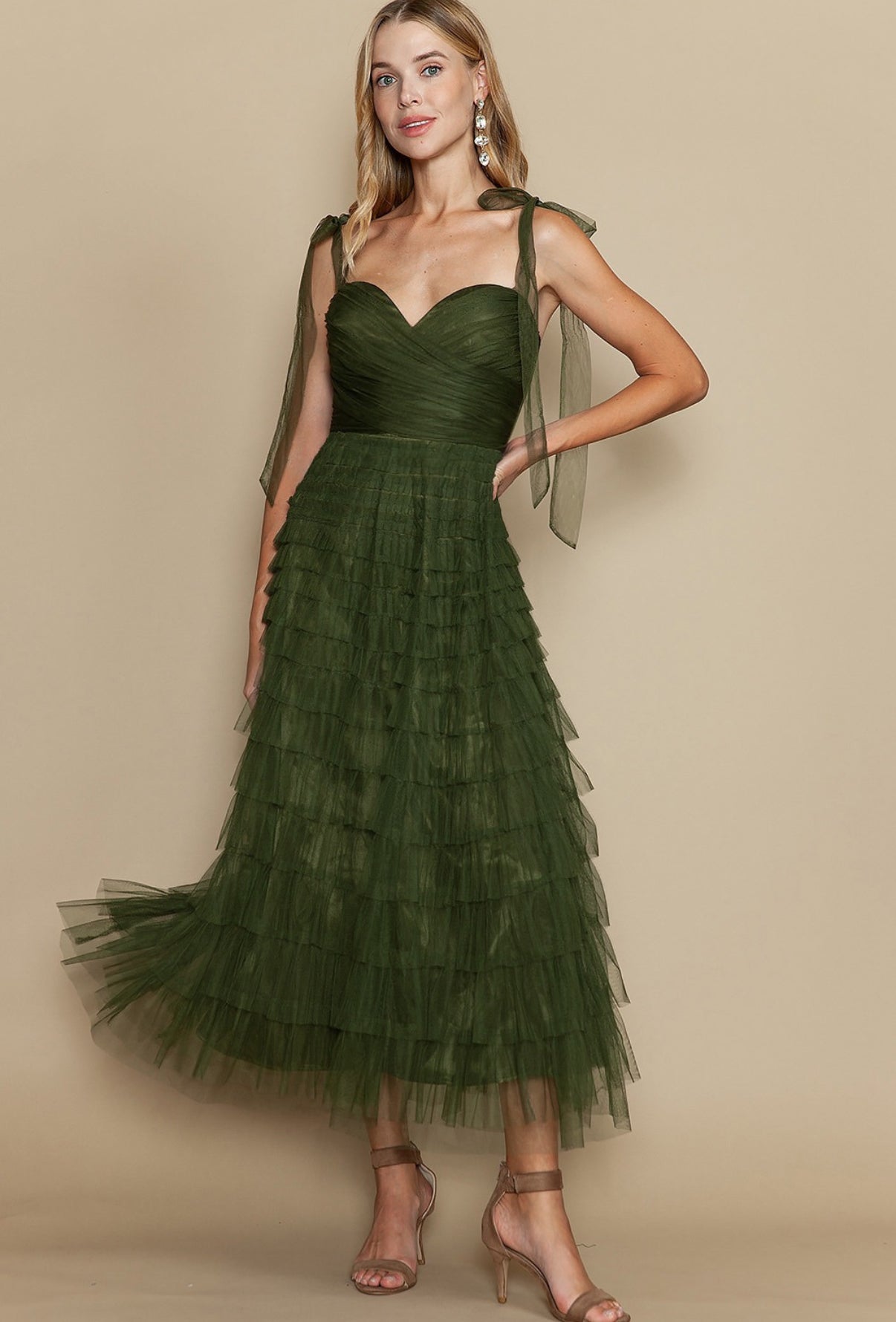 VESTIDO VERDE OLIVO CON TUL