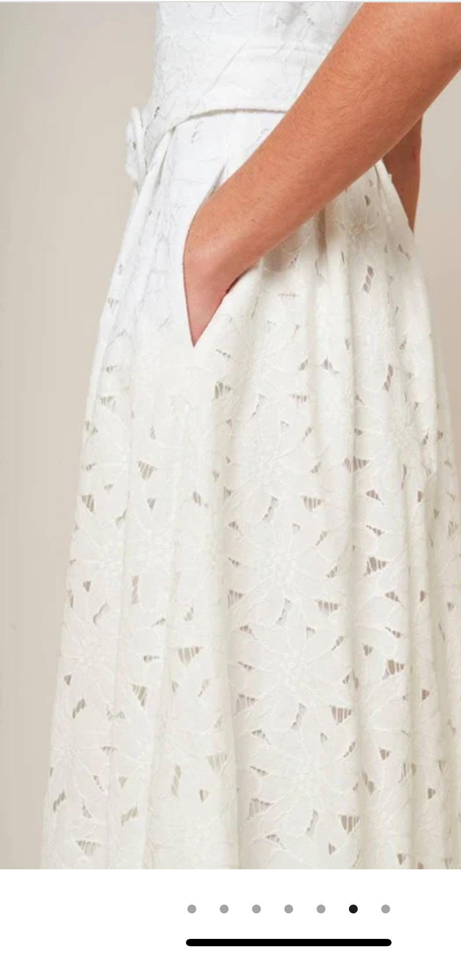 VESTIDO BLANCO CON BORDADO Y CINTURON