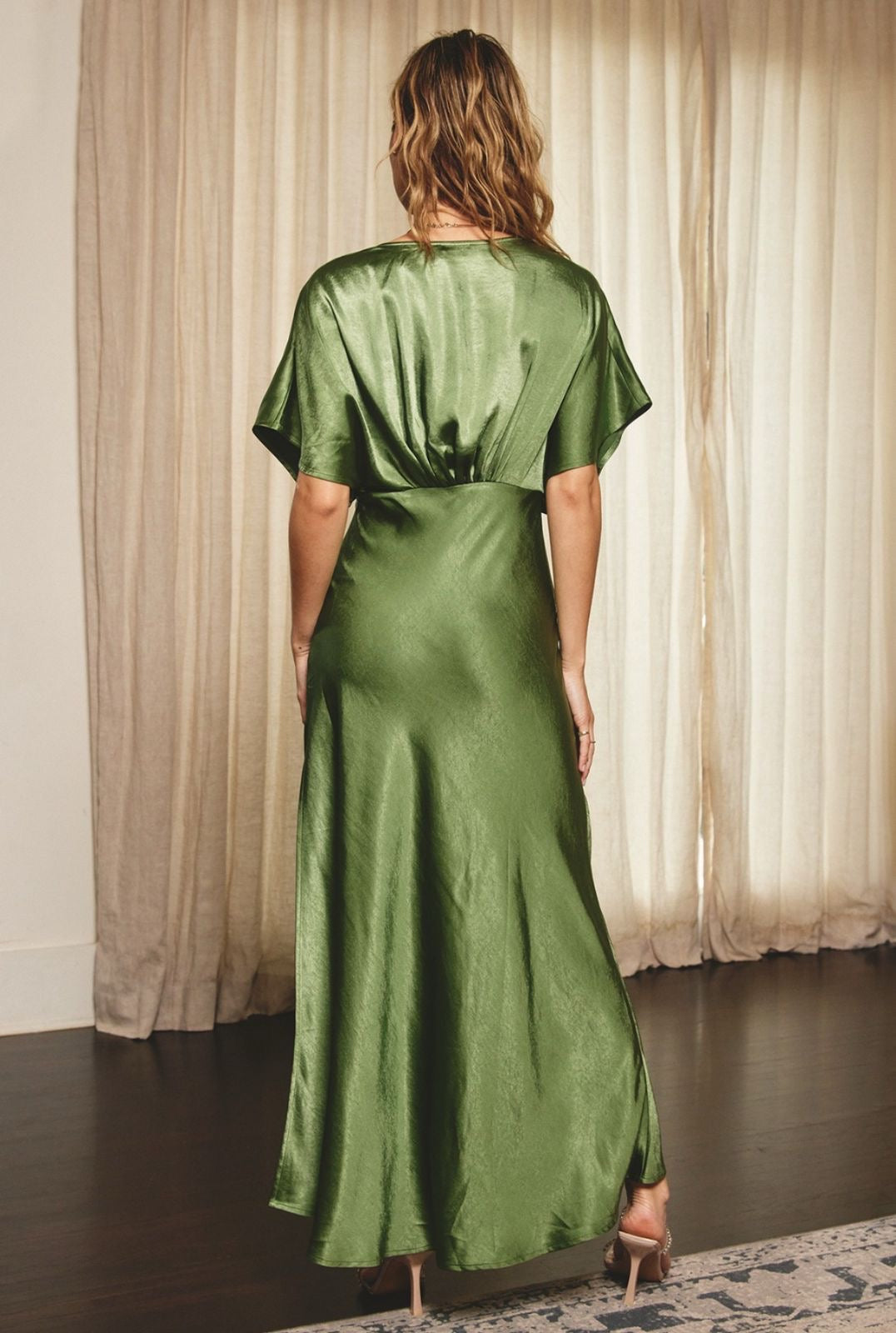 VESTIDO VERDE OLIVO