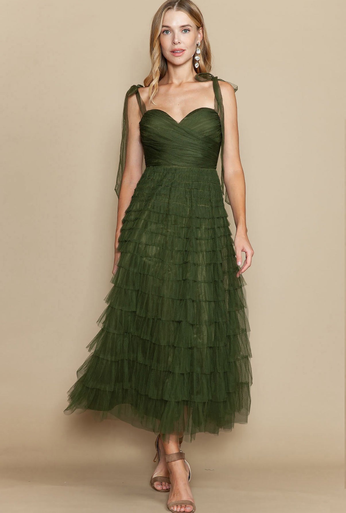 VESTIDO VERDE OLIVO CON TUL