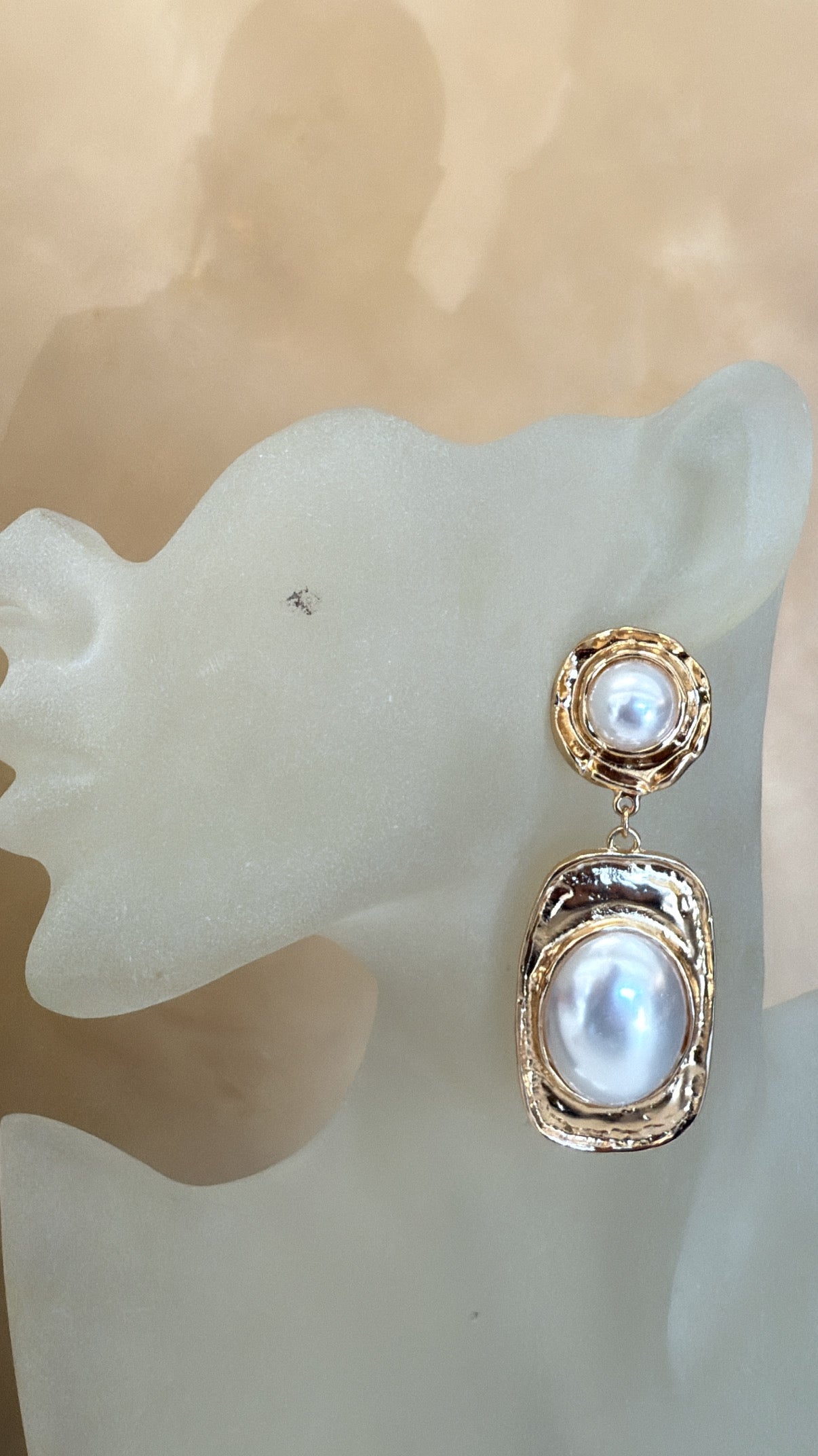 ARETE DORADO CON PERLA