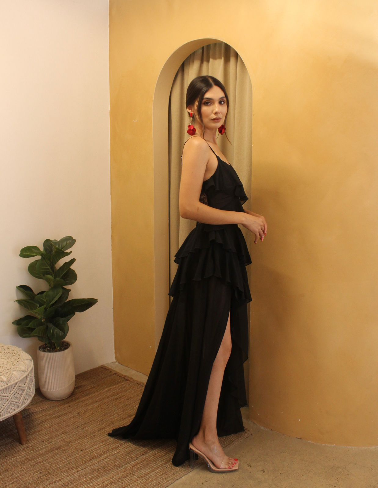 VESTIDO NEGRO CON ENCAJE