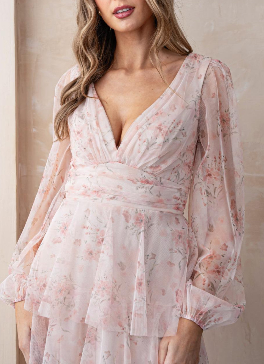 VESTIDO ROSA CON ESTAMPADO DE FLORES