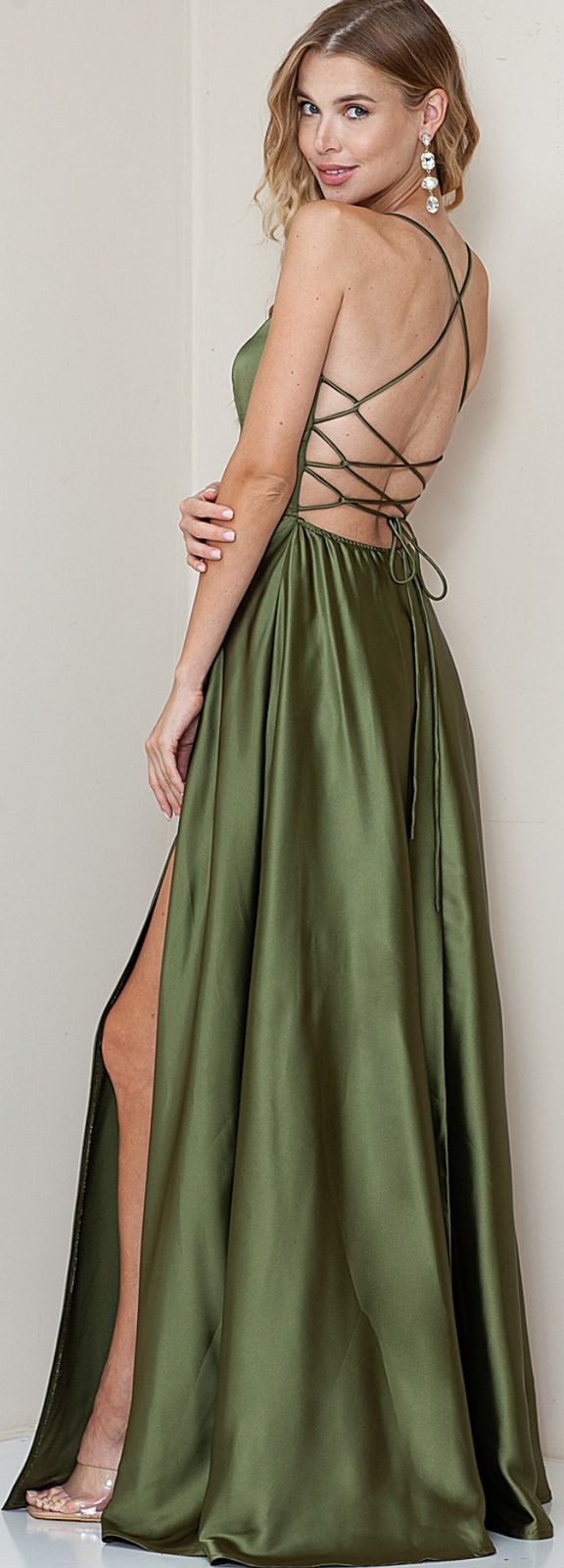 VESTIDO VERDE OLIVO CON TIRANTES