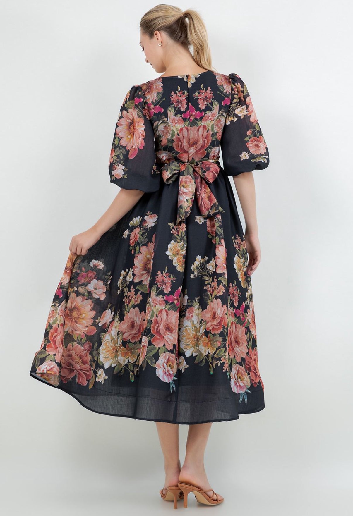 VESTIDO NEGRO ESTAMPADO