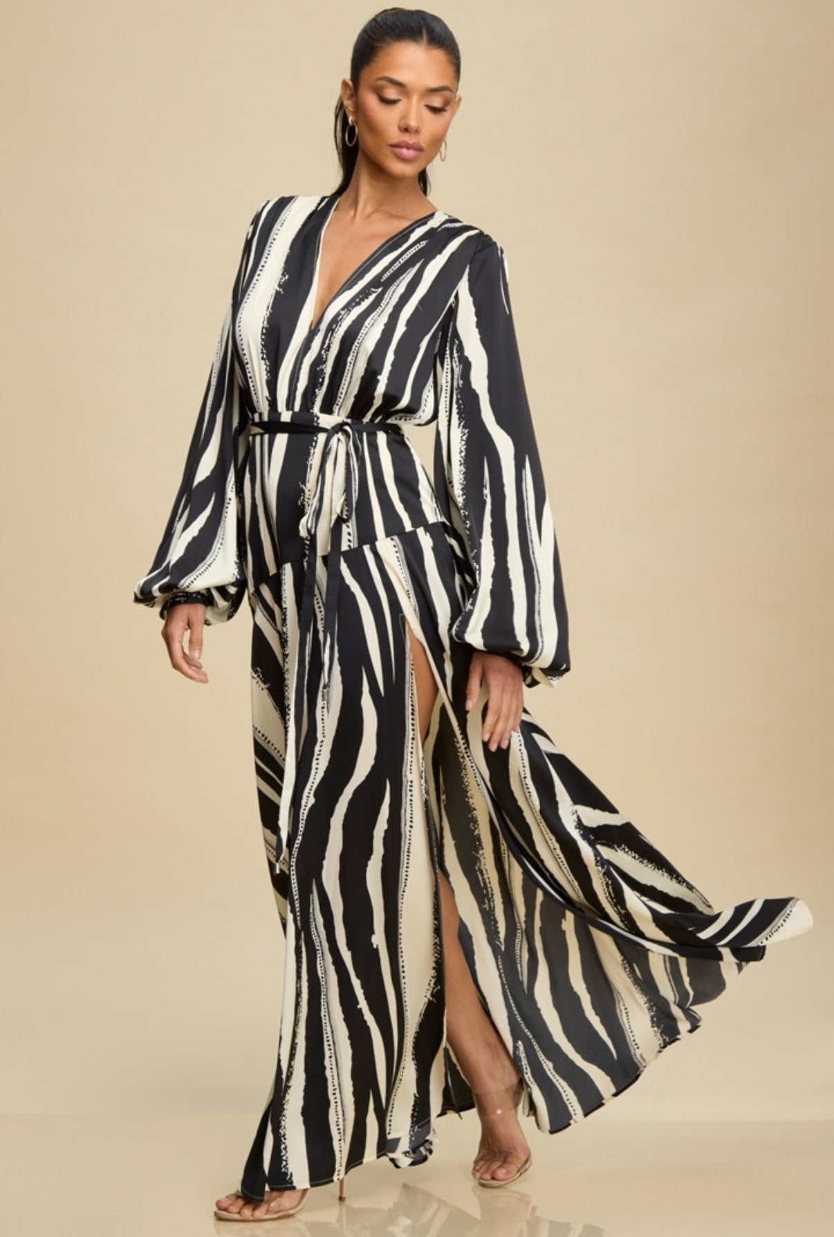 VESTIDO BLANCO NEGRO ESTAMPADO