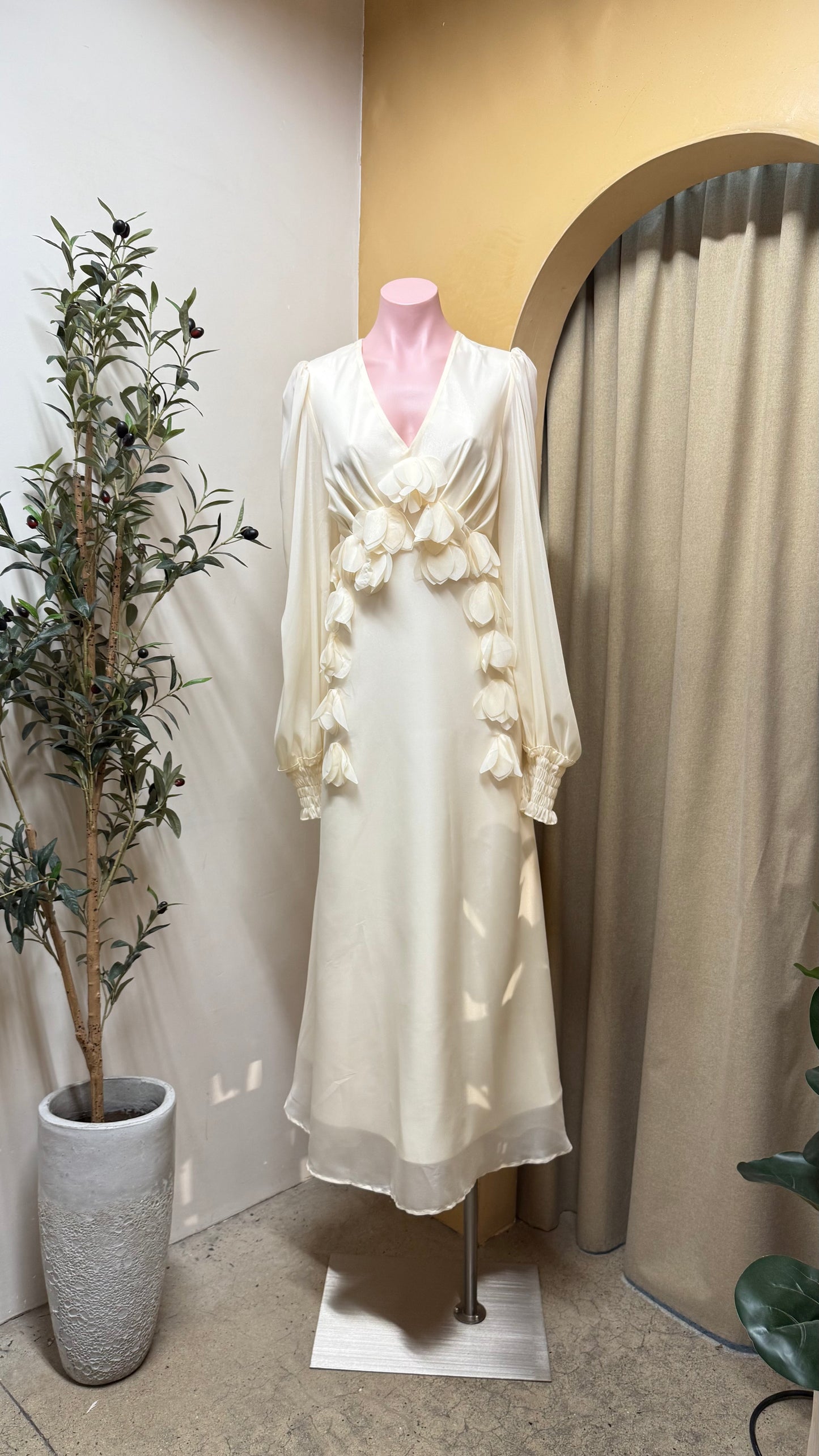 VESTIDO BEIGE