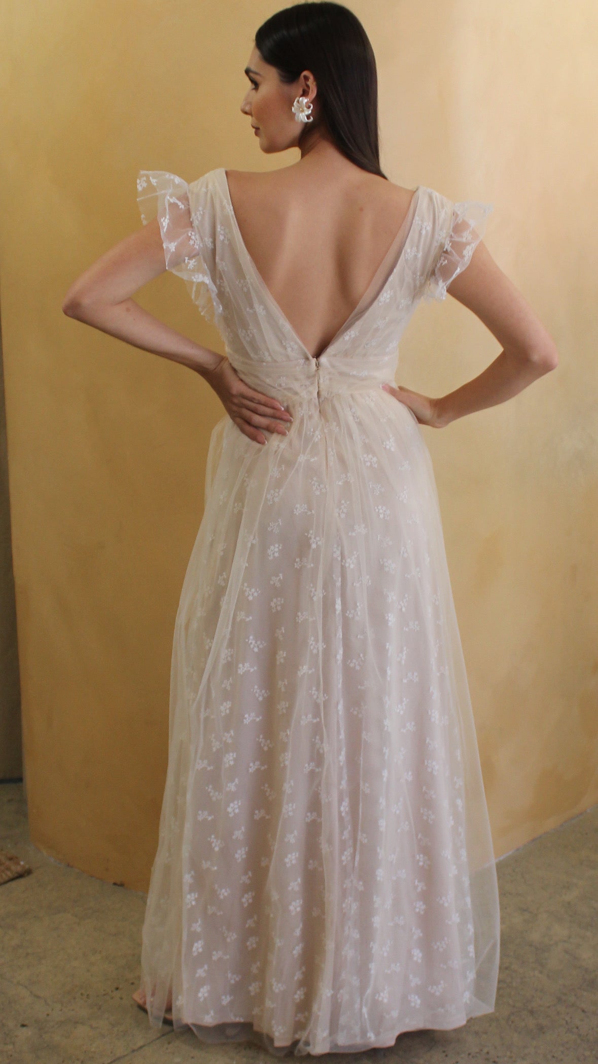 VESTIDO IVORY CON FLORES BLANCAS