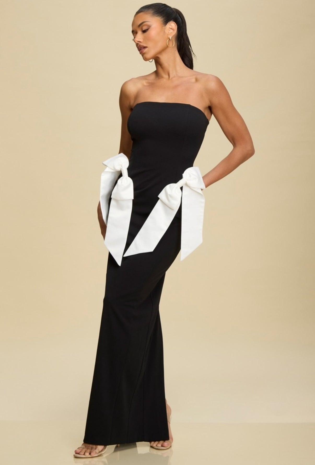 PENELOPE VESTIDO NEGRO MOÑOS