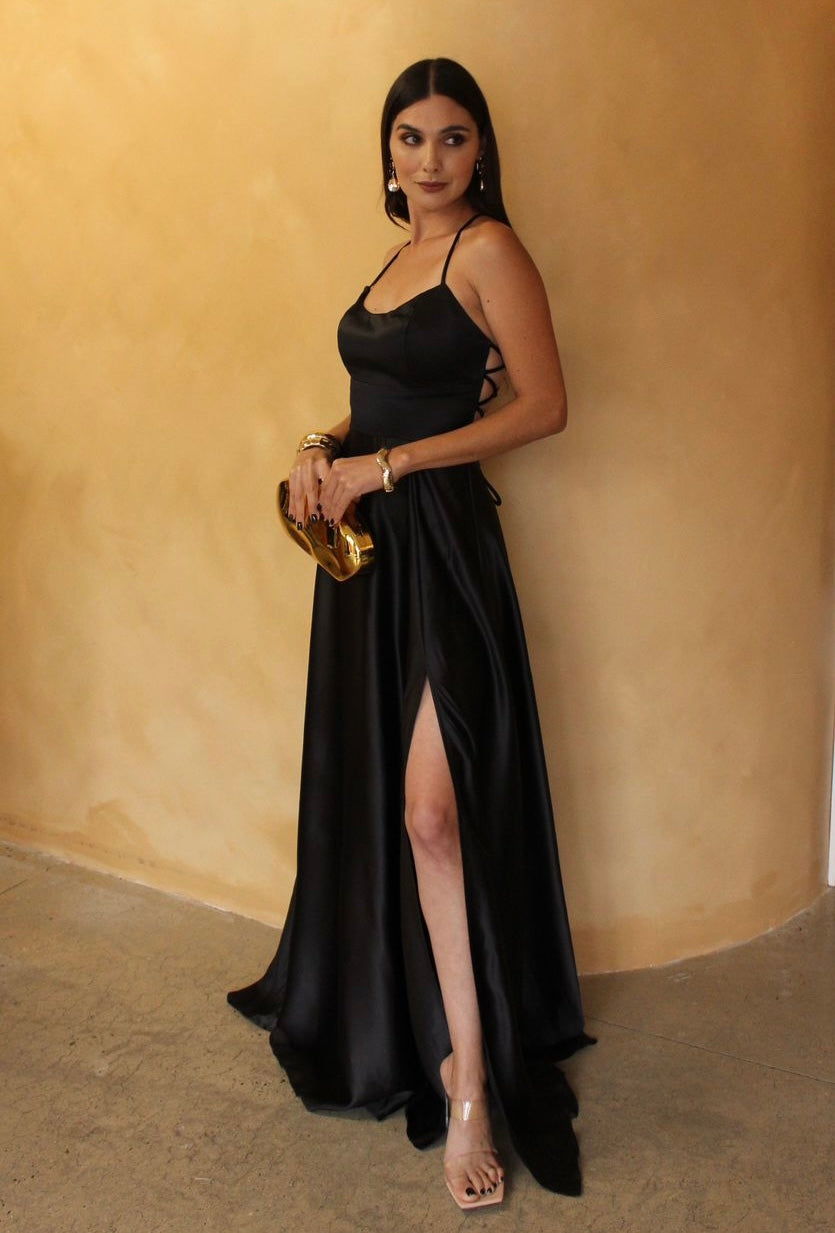 VESTIDO NEGRO CON TIRANTES