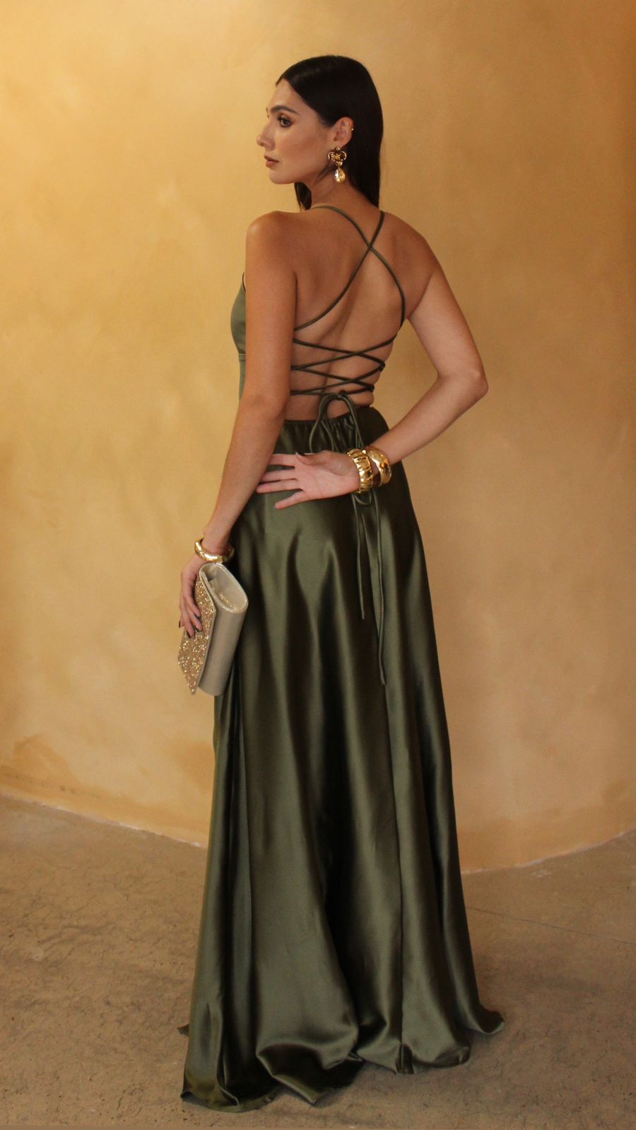 VESTIDO VERDE OLIVO CON TIRANTES