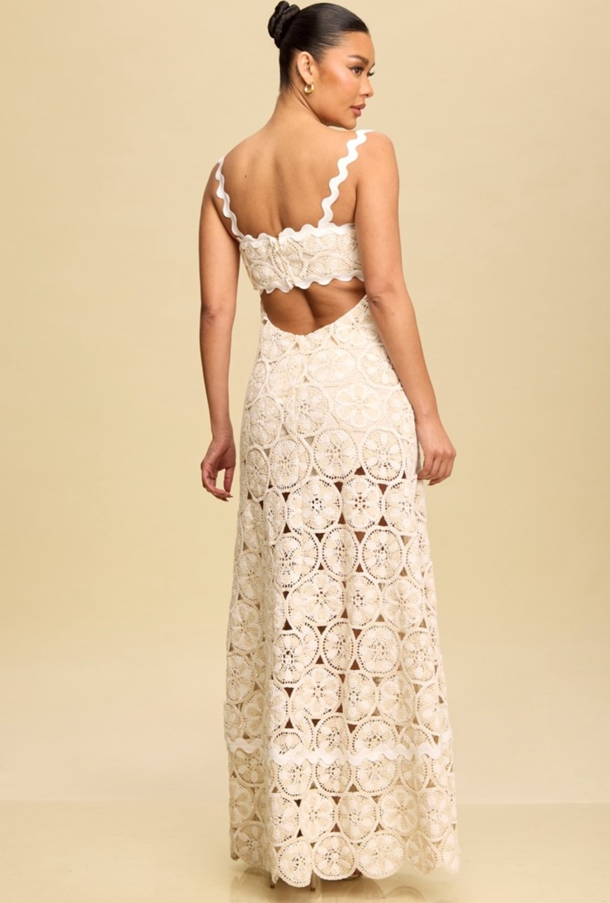 BEATRIZ VESTIDO BEIGE BORDADO