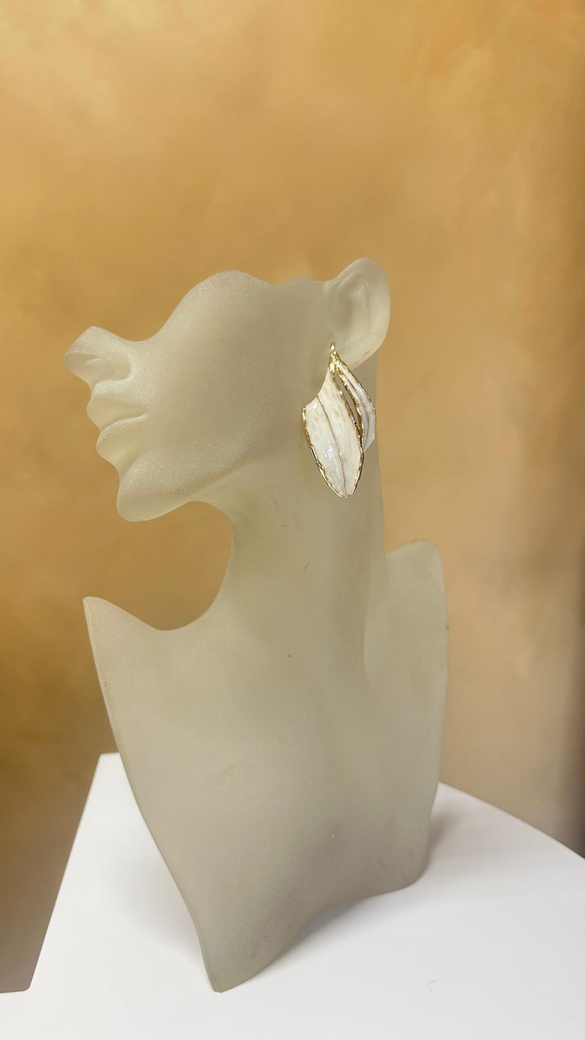 ARETE DORADO CON BEIGE