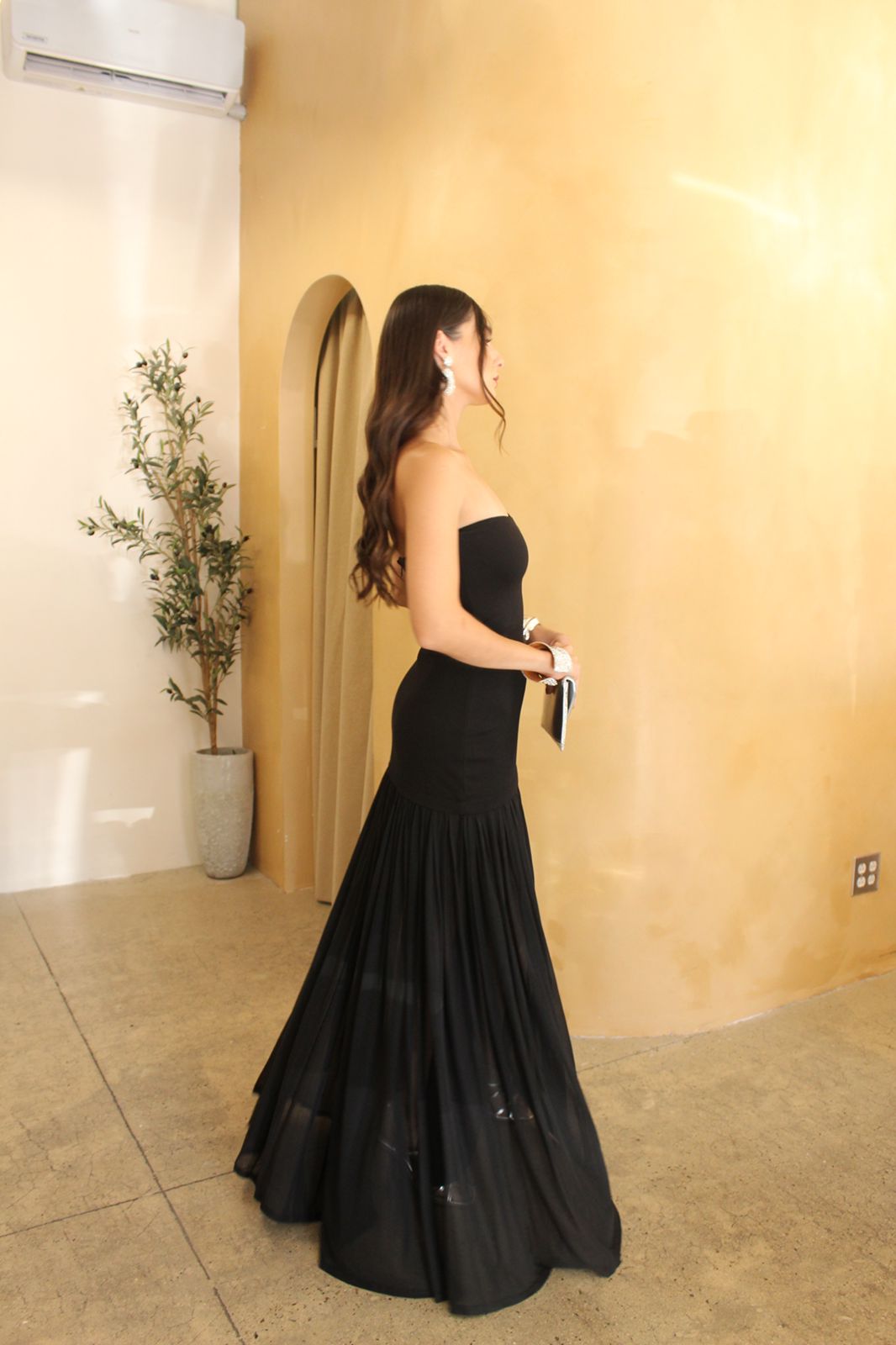 VESTIDO NEGRO STRAPLESS