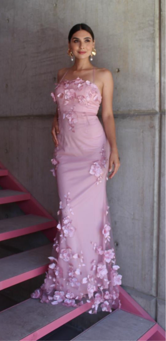 VESTIDO ROSA CON DETALLE DE FLOR