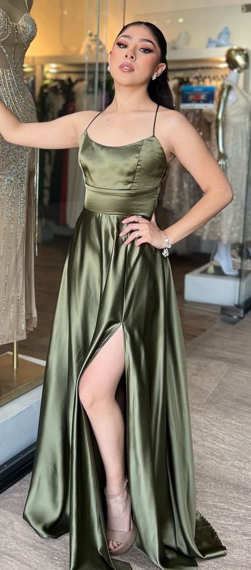 VESTIDO VERDE OLIVO CON TIRANTES