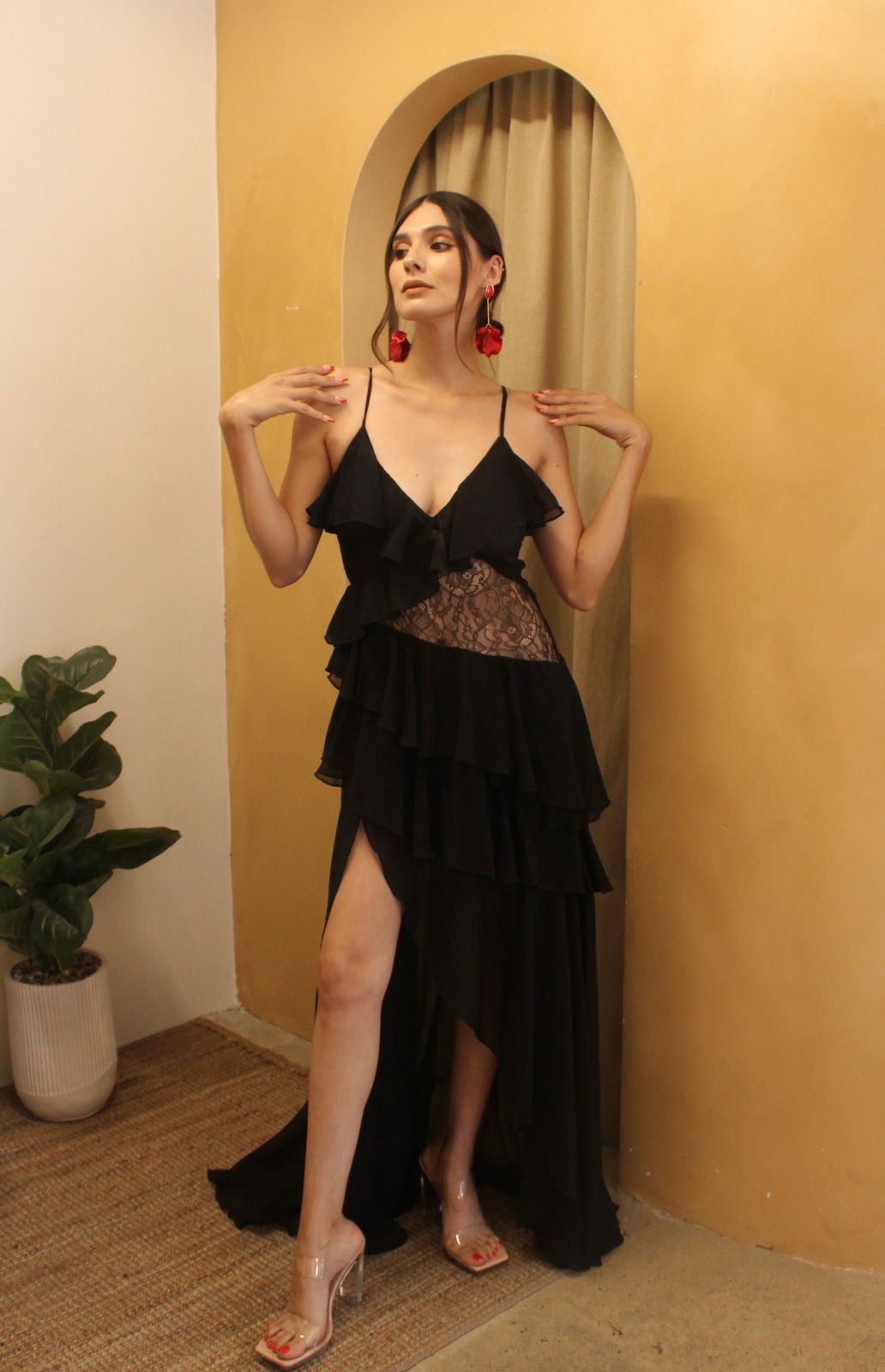 VESTIDO NEGRO CON ENCAJE