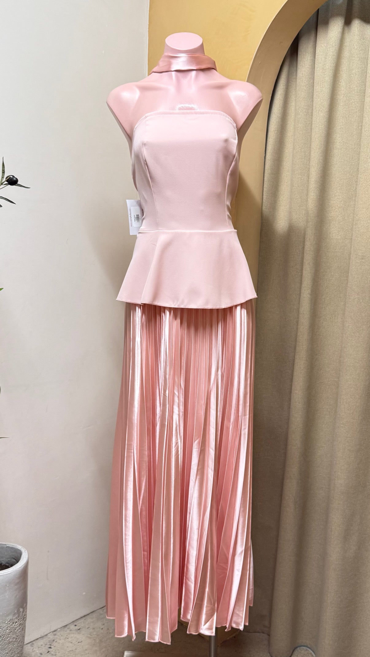 VESTIDO ROSA PLISADO