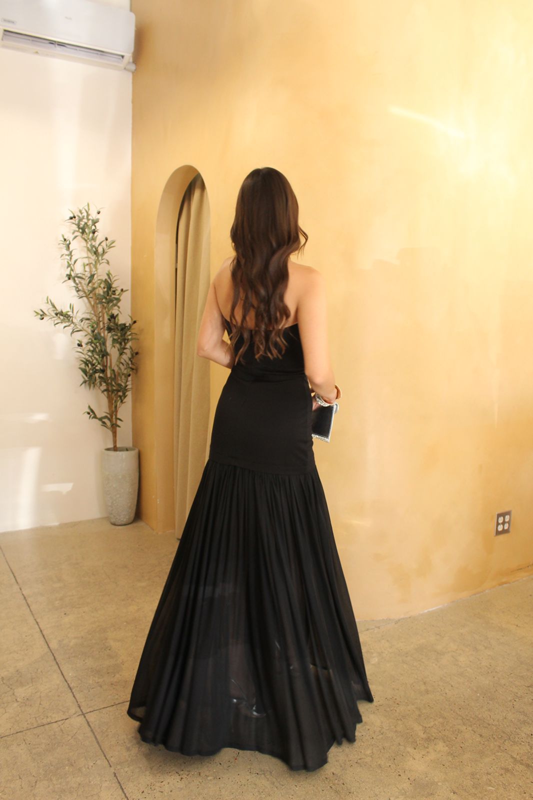 VESTIDO NEGRO STRAPLESS