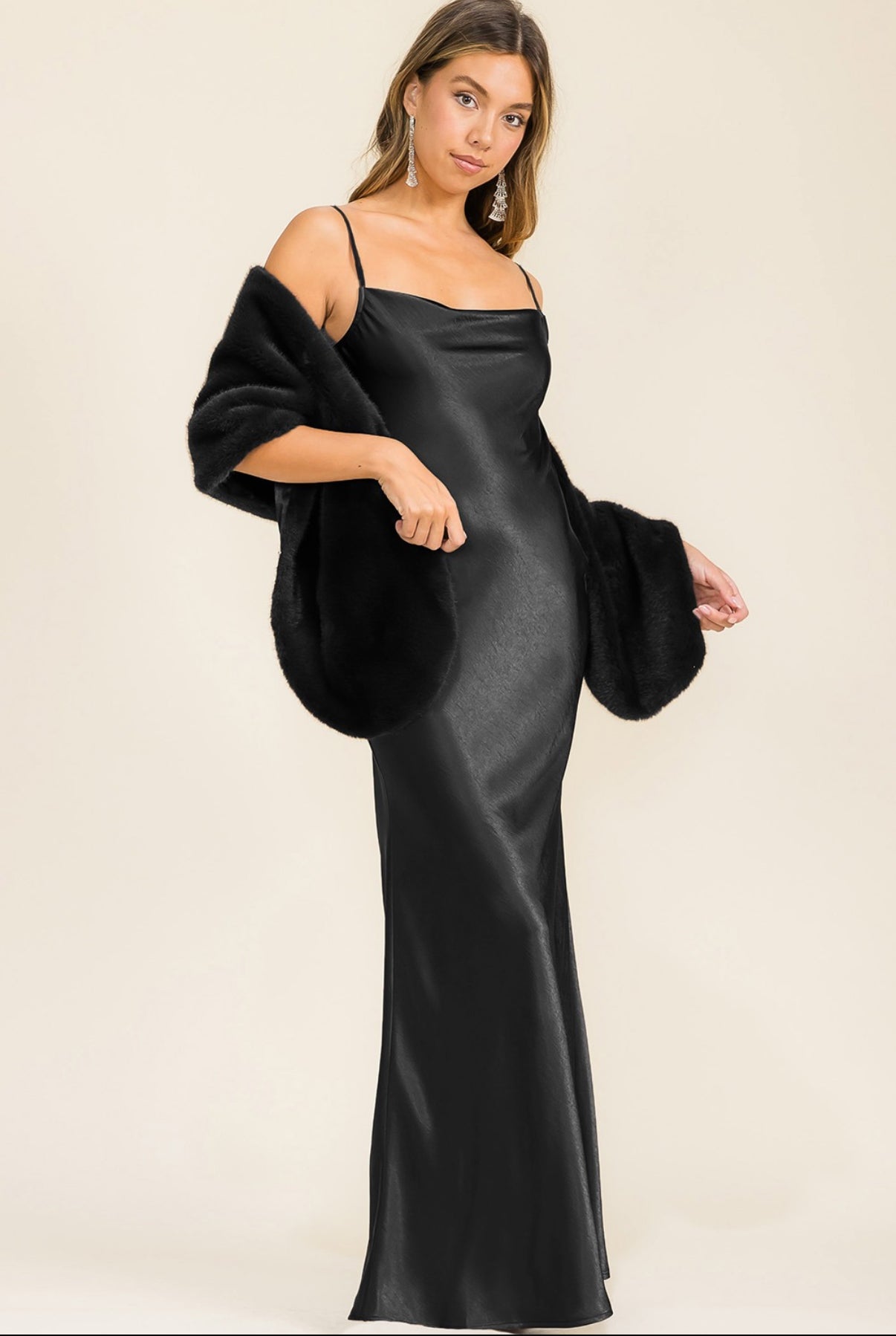 VESTIDO NEGRO SATIN