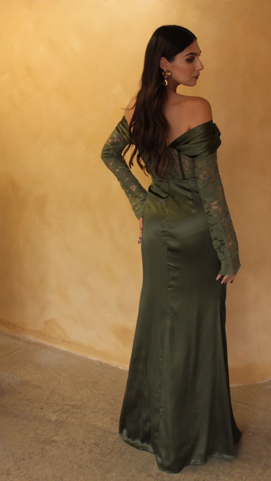 VESTIDO VERDE OLIVO CON MANGA